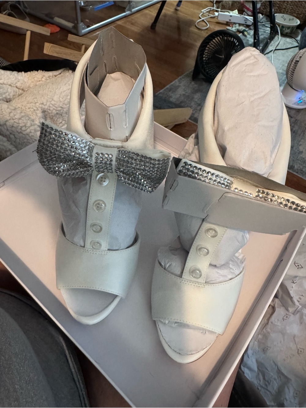 Katy Perry Addie Bow Tie tuxedo Dress Women's Shoes In White sz7